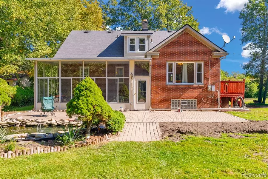 24915 Saint Paul Boulevard, Harrison Twp, MI 48045