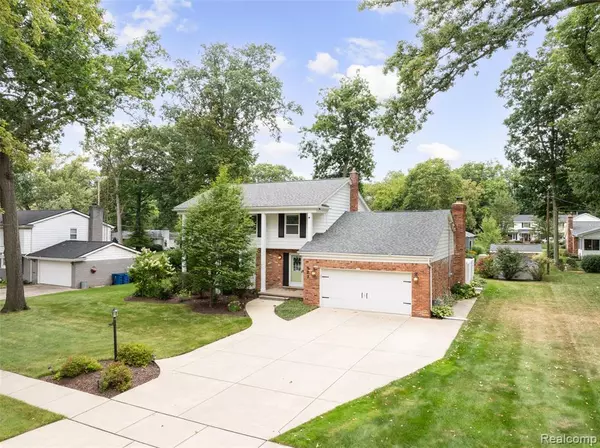 527 Greenwich Lane, Grand Blanc, MI 48439