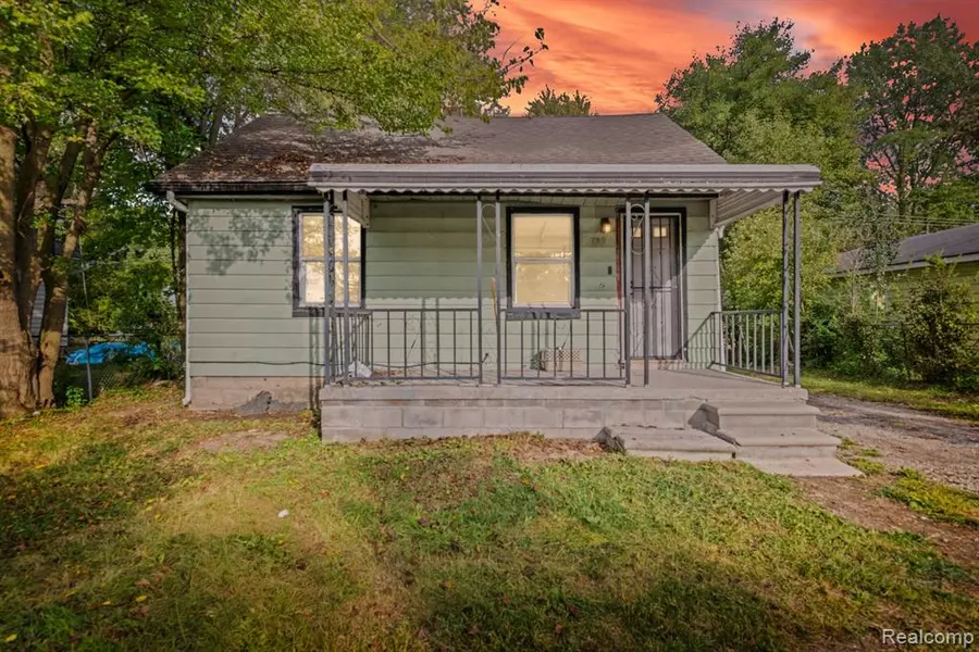 790 Parkwood Avenue, Pontiac, MI 48340