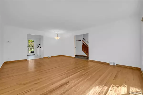 Grosse Pointe, MI 48230,320 Neff Road