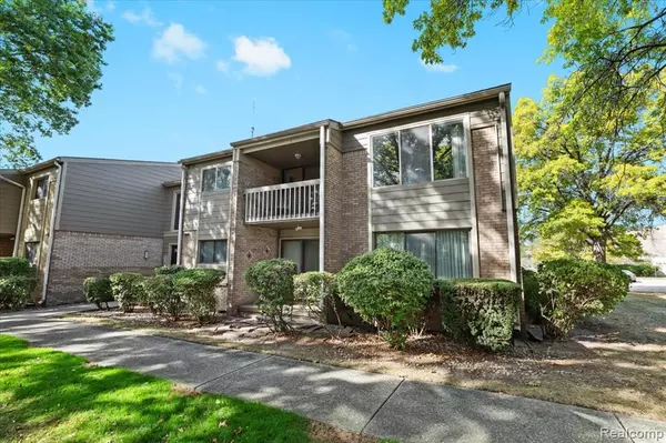 16245 Roanoke Street, Southfield, MI 48075