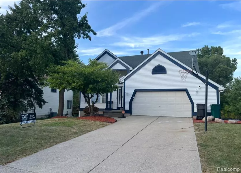 2565 Thorn Creek Street SE, Kentwood, MI 49508