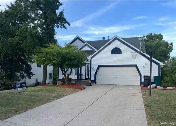 2565 Thorn Creek Street SE, Kentwood, MI 49508