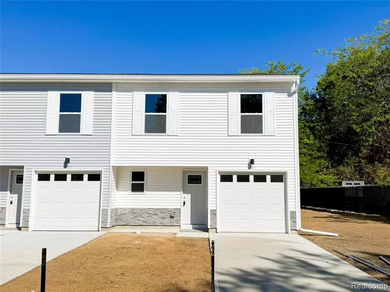 109 Oakwood Street, Holly Vlg, MI 48442