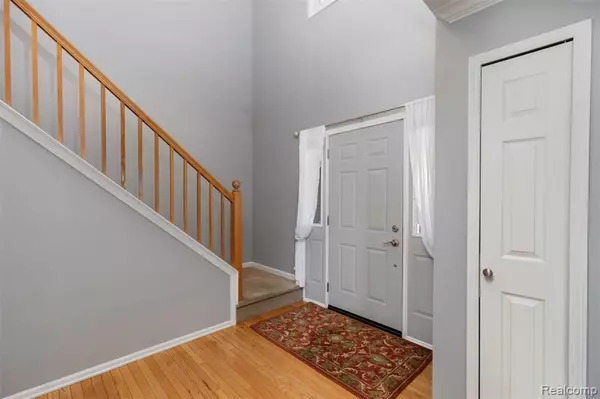 Rochester, MI 48307,1022 Pointe Place Boulevard