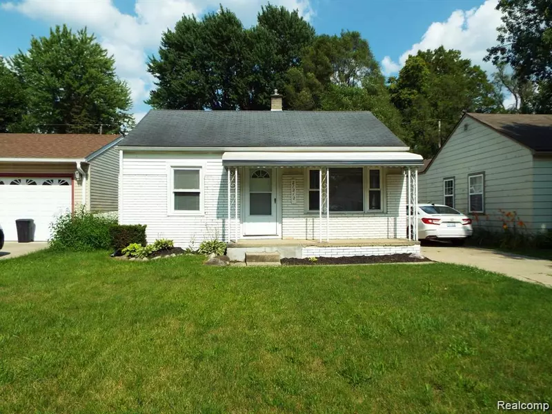 21212 Rensselaer Street, Farmington, MI 48336