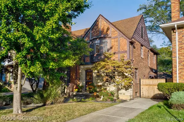 16156 Glastonbury Road, Detroit, MI 48219