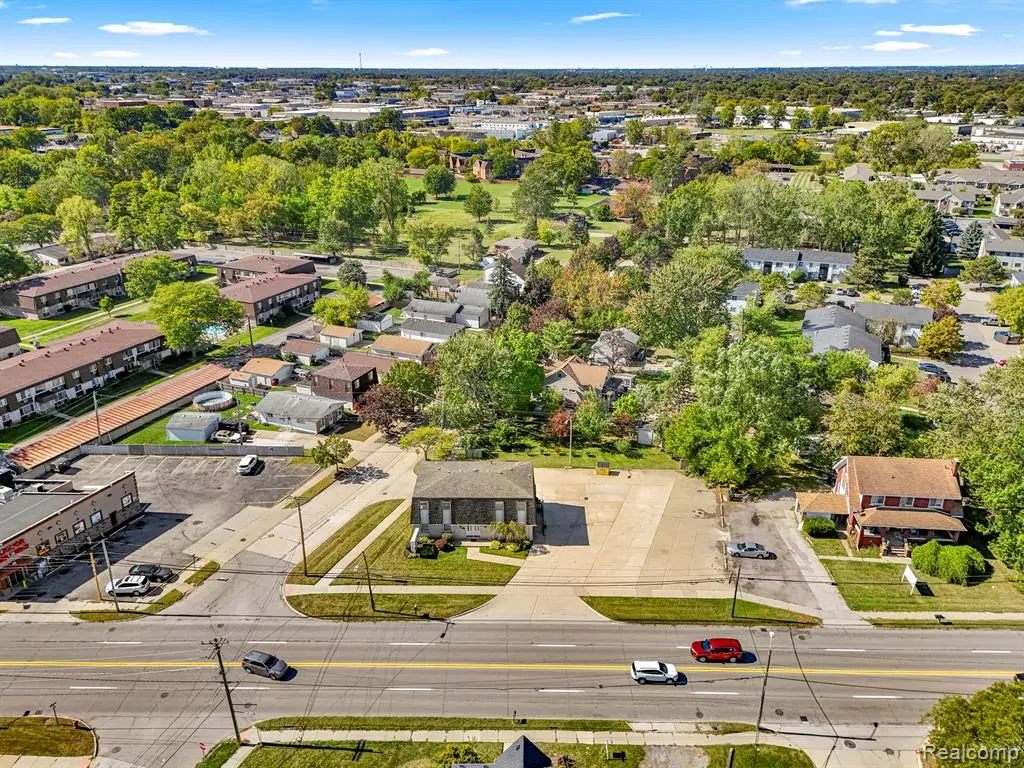 Roseville, MI 48066,30401 Utica Road