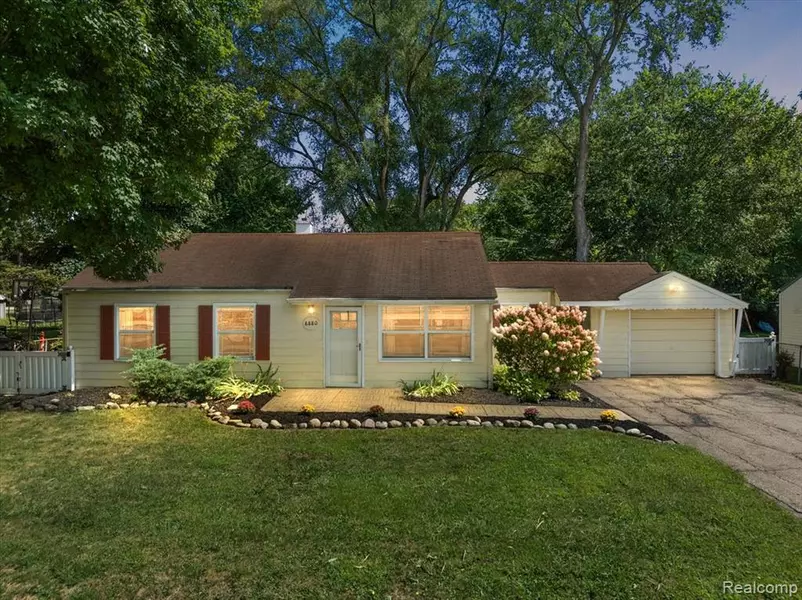 8880 Elmhurst Avenue, Plymouth, MI 48170