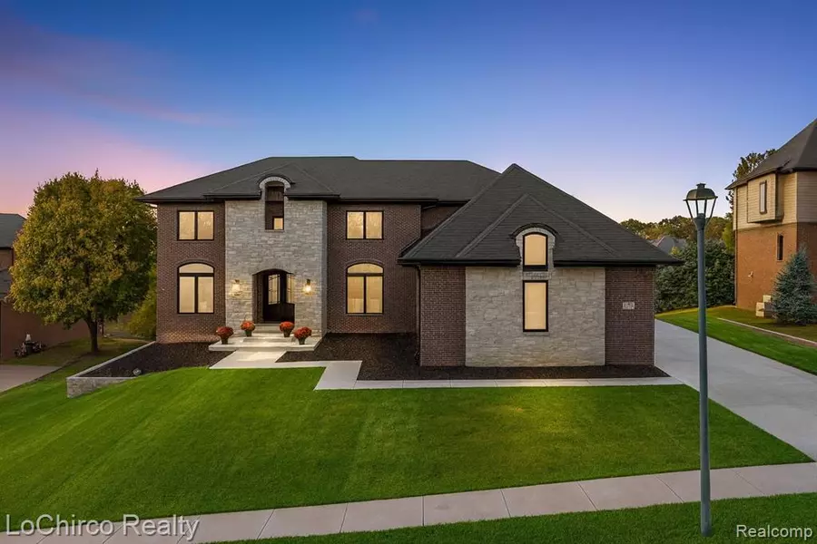 674 Springview Drive, Rochester, MI 48307