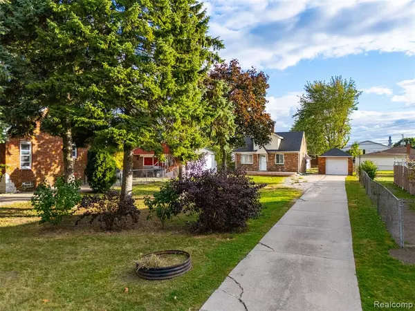 Eastpointe, MI 48021,17174 Forest Avenue