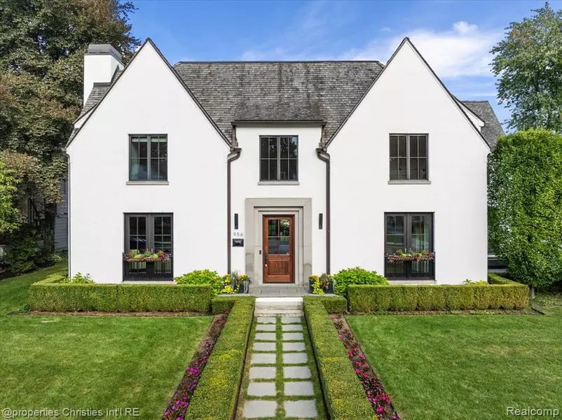 956 Westwood Drive, Birmingham, MI 48009