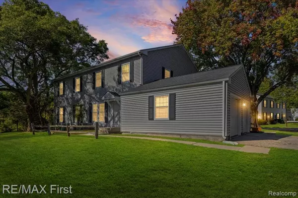 17008 Smugglers Cove St, Clinton Twp, MI 48038