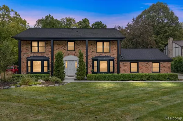 31142 Applewood Lane, Farmington, MI 48331