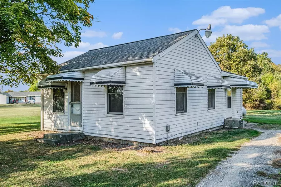 10126 McEnrue Road, Clayton Twp, MI 48473