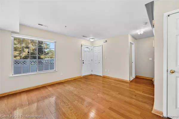 Farmington Hills, MI 48336,22271 Atlantic Pointe