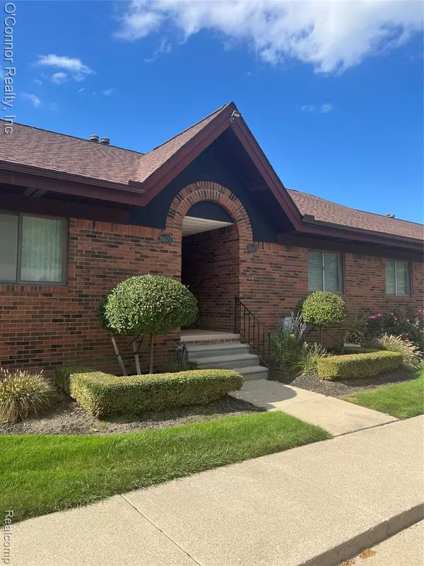 38683 Harrison Creek Court, Harrison Twp, MI 48045