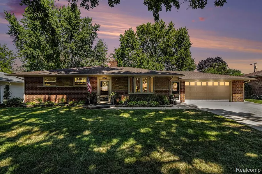 3768 Embarcadero, Waterford Twp, MI 48329