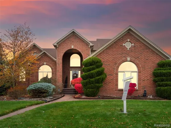 50100 Victoria Place, Macomb Twp, MI 48044