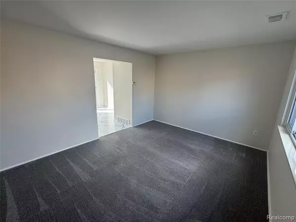 Westland, MI 48185,29047 Manchester Street 83