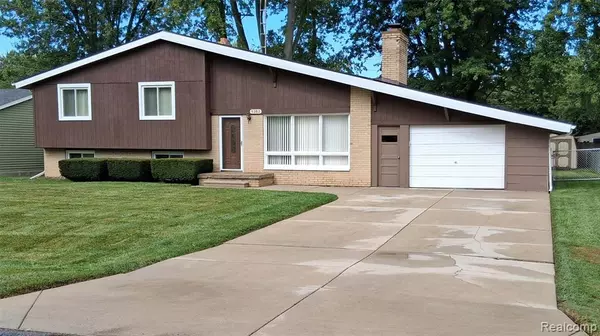 5352 Elmsford Drive, Flint, MI 48532