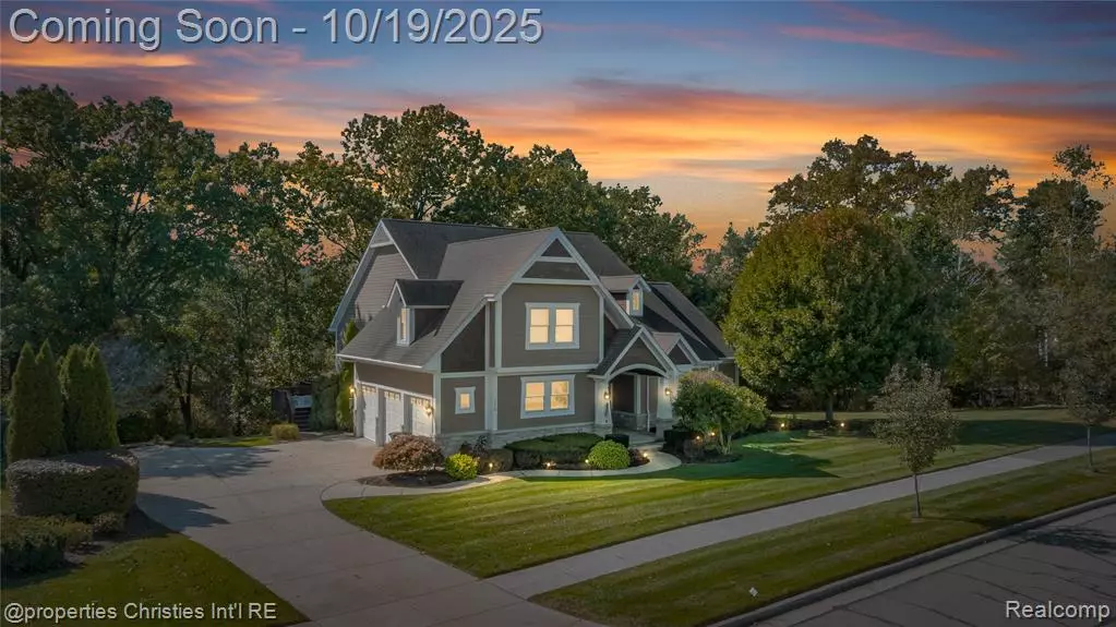 1010 Riverside Street, Milford Vlg, MI 48381