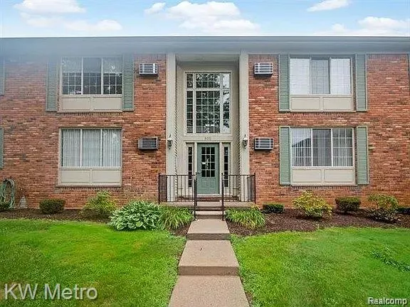 500 Romeo Road 122, Rochester, MI 48307