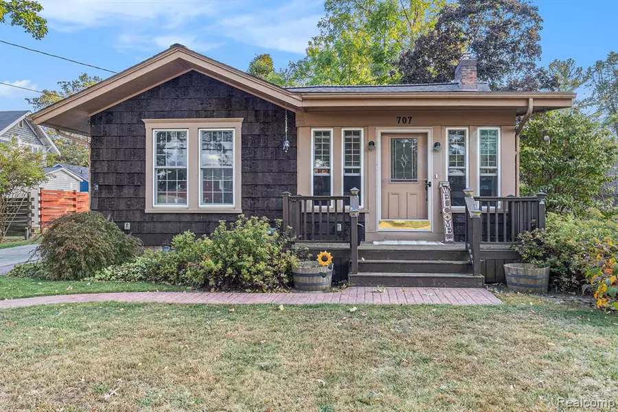 707 W King Street, Owosso, MI 48867