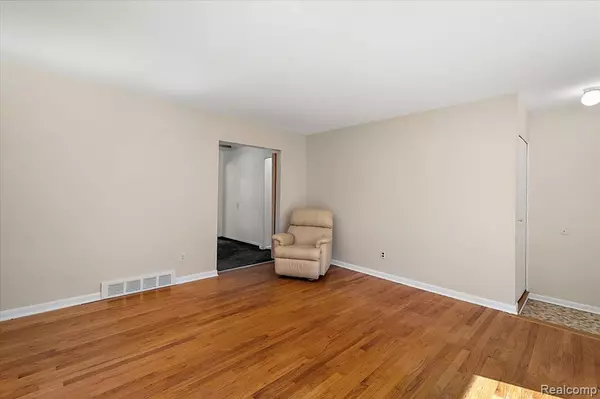 Warren, MI 48088,12839 Chippewa Drive