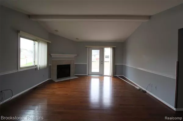 Clinton Twp, MI 48038,42266 Brookview Lane 1 1