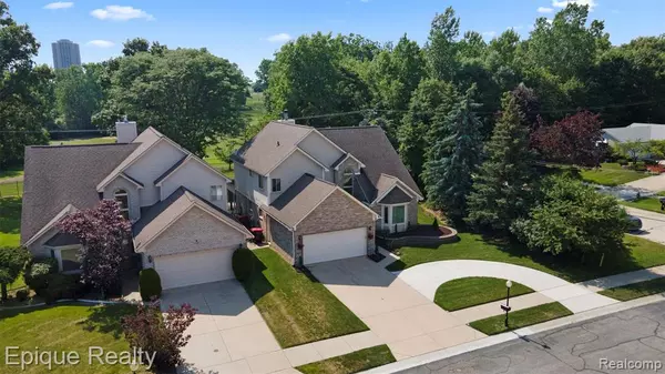 Southfield, MI 48075,25893 Golf Pointe Drive