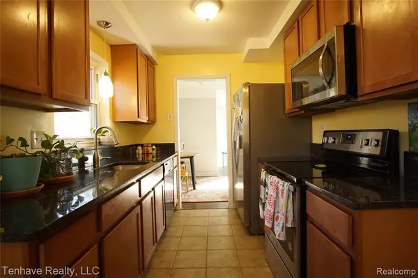 Oak Park, MI 48237,24330 MANISTEE Street