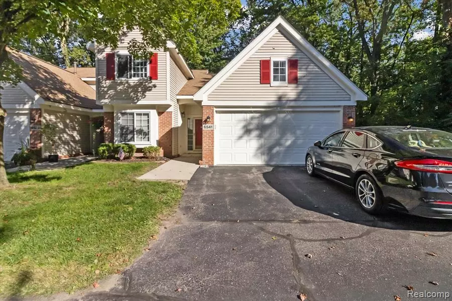 6541 Pembrook Drive, Westland, MI 48185