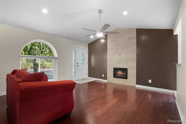 Farmington Hills, MI 48336,21221 Hamilton Avenue