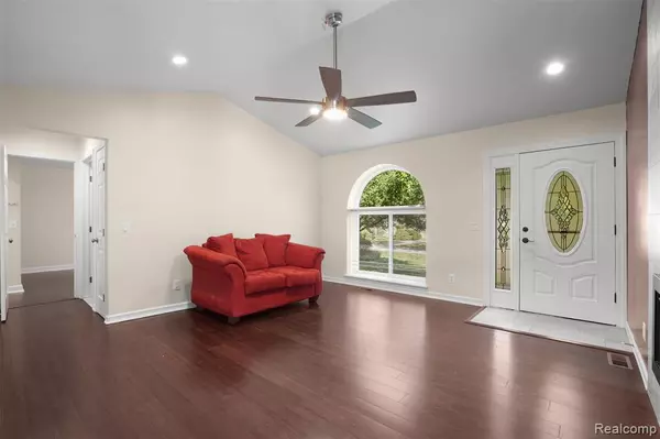 Farmington Hills, MI 48336,21221 Hamilton Avenue