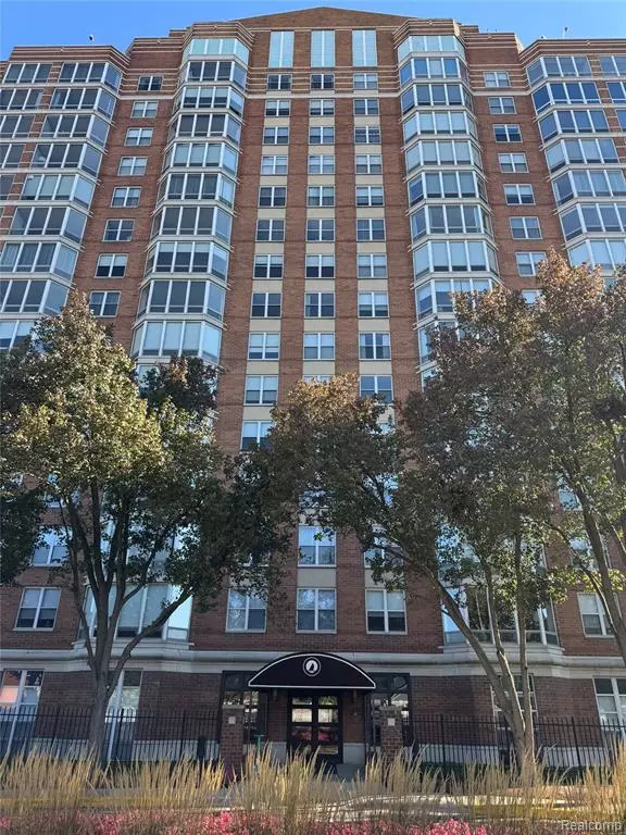 Detroit, MI 48207,250 E Harbortown Drive 905