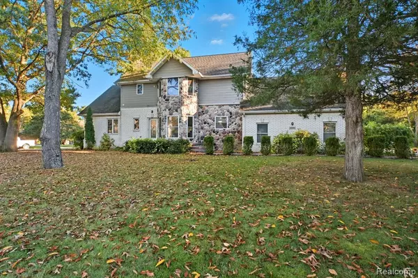 3590 Habitat Trail, Pinckney Vlg, MI 48169