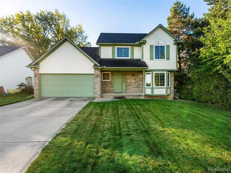 2172 Orpington Drive, Troy, MI 48083