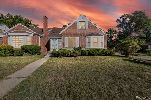 18000 Pinehurst Street, Detroit, MI 48221