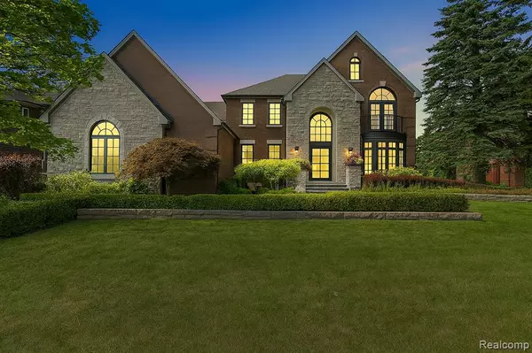 628 Springview Drive, Rochester, MI 48307