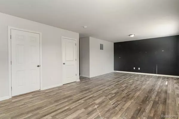 Taylor, MI 48180,10219 ISLAND LAKE Drive