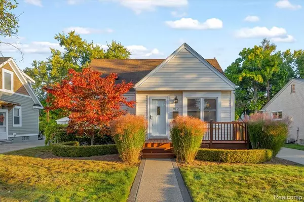 Royal Oak, MI 48067,912 Woodsboro Drive