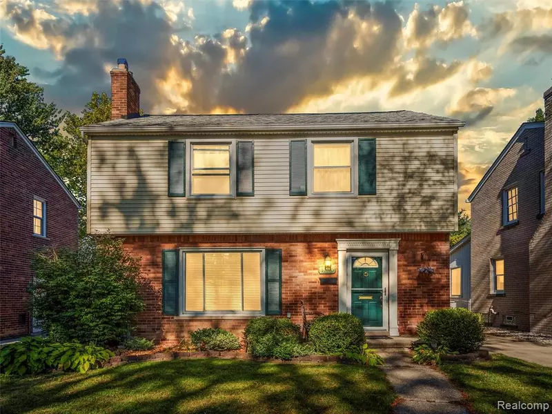 1730 Bournemouth Road, Grosse Pointe Woods, MI 48236