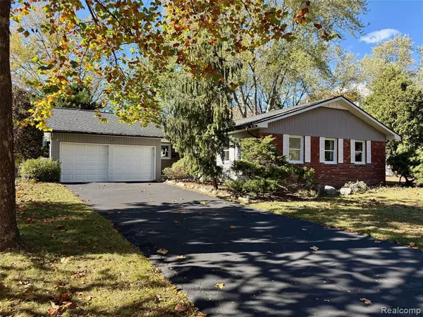 4973 Danbury Drive, Troy, MI 48085