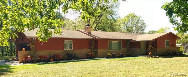 10076 Fairlane Drive, Green Oak Twp, MI 48178
