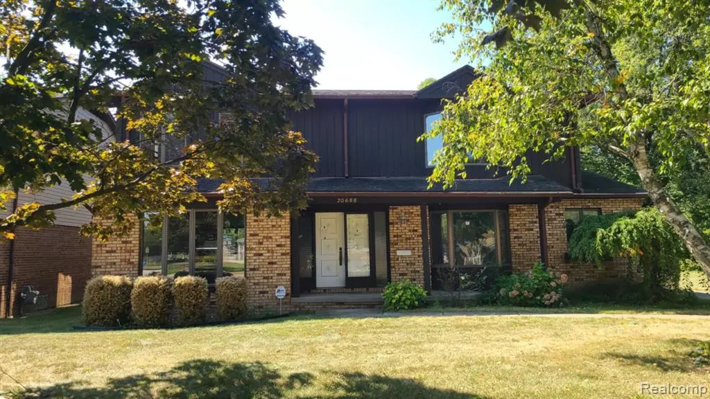 20688 Woodland Street, Harper Woods, MI 48225