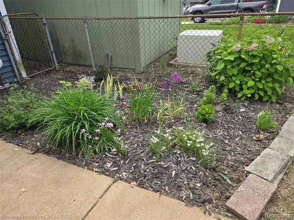 White Lake Twp, MI 48386,8991 LakeView Drive