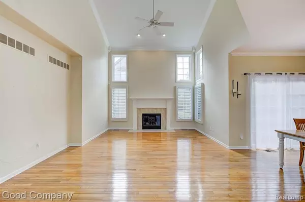 Shelby Twp, MI 48316,54683 Four Seasons Drive