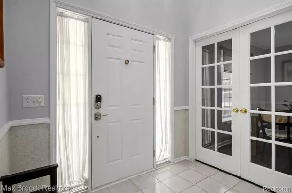 Walled Lake, MI 48390,1254 Glenwood Court