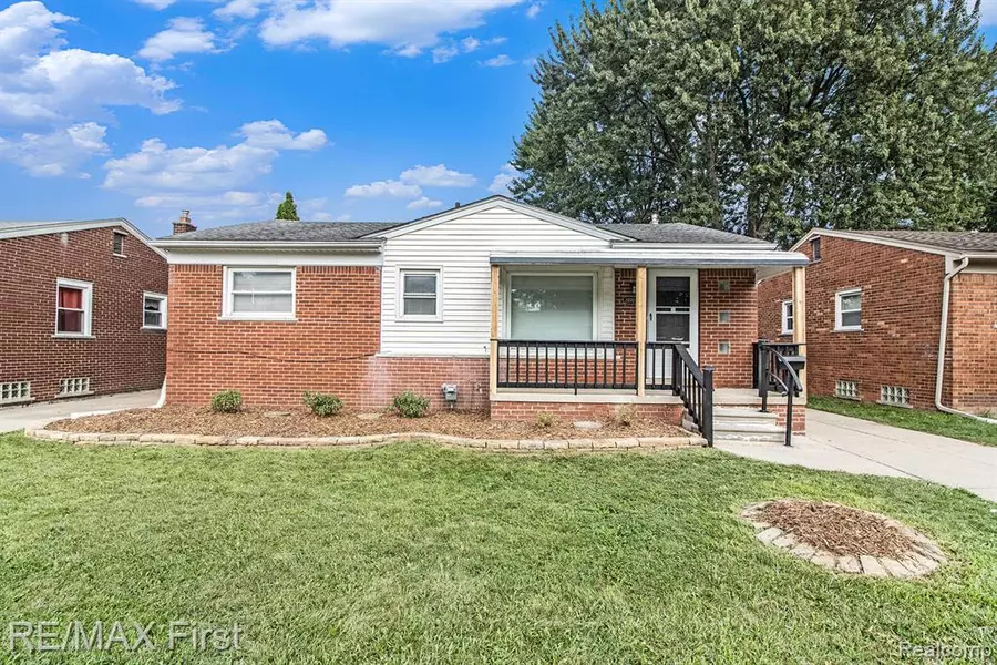 28906 Hughes Street, St. Clair Shores, MI 48081